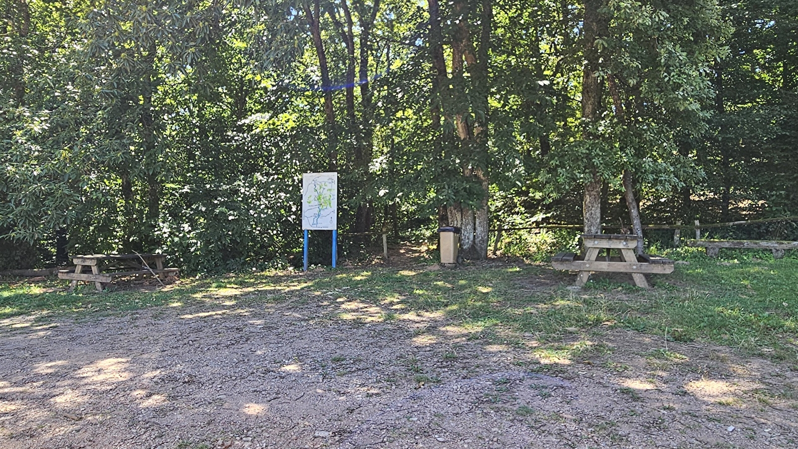 Aire de pique-nique au belvédère 'le signal de Mont'