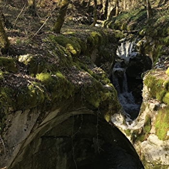 Sentier des bacs et des fontaines - HAUT VALROMEY