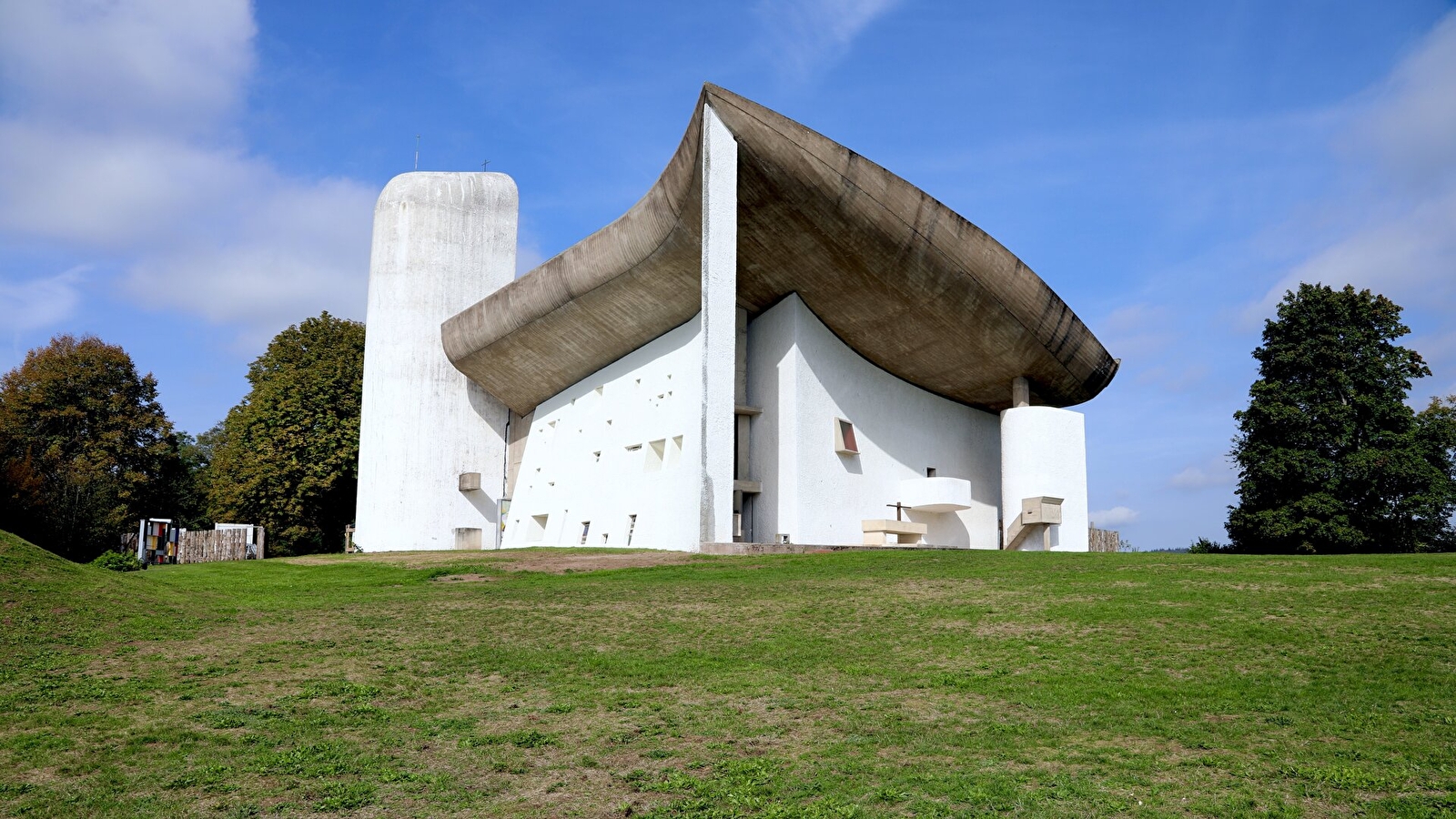 La visite du Petit Corbu à la chapelle de Ronchamp