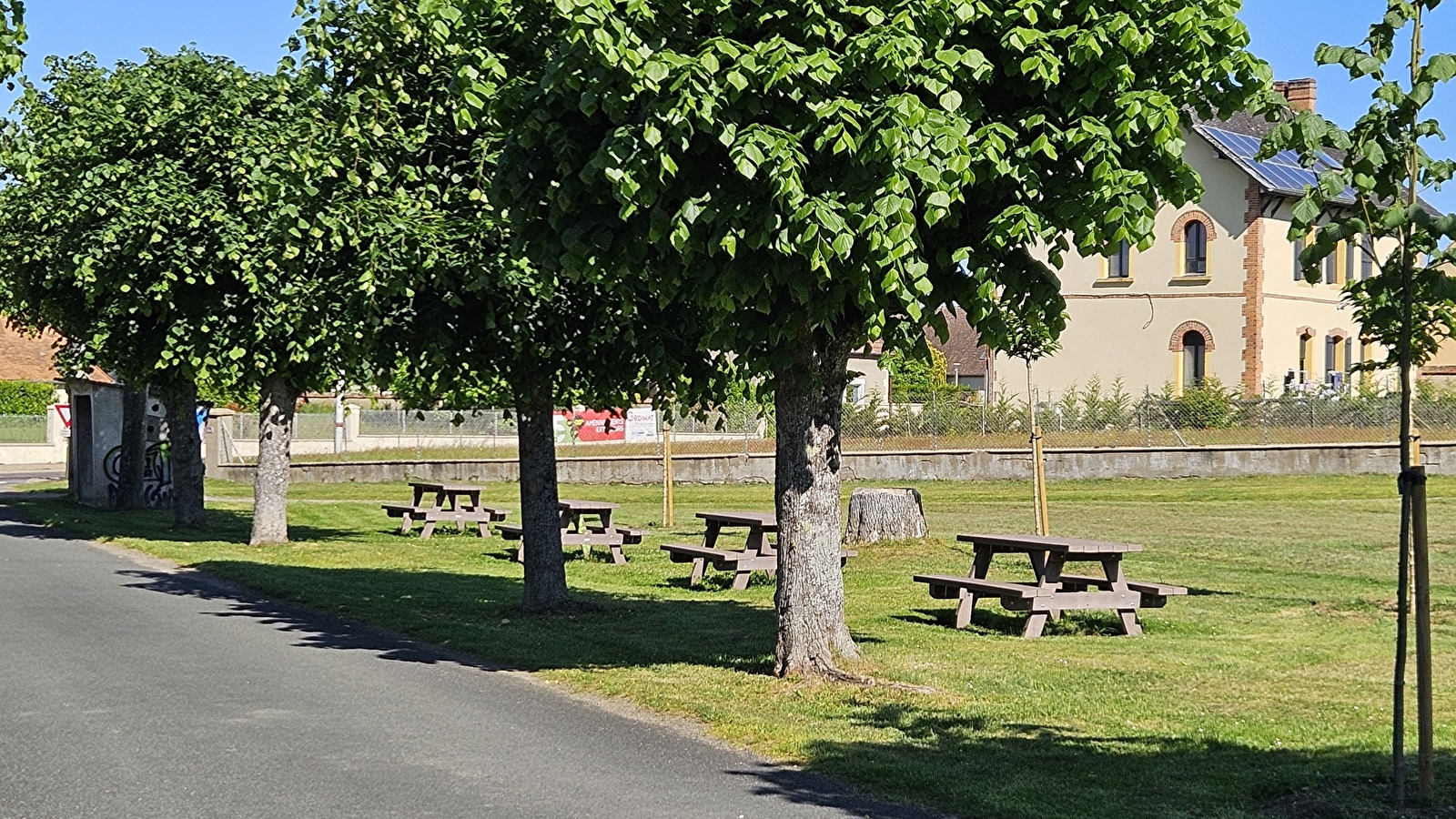 Aire de pique nique bourg de Saint-Aubin-Sur-Loire