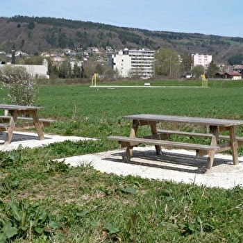 Aire de pique-nique au bord du Doubs - BAUME-LES-DAMES