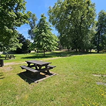 Aire de pique-nique + parking 'Voie Verte' - CRONAT