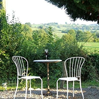 Chambre d'hôtes Ecole de la Rose - LUZY