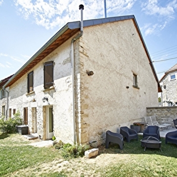 Abricosy côté jardin - AIGLEPIERRE