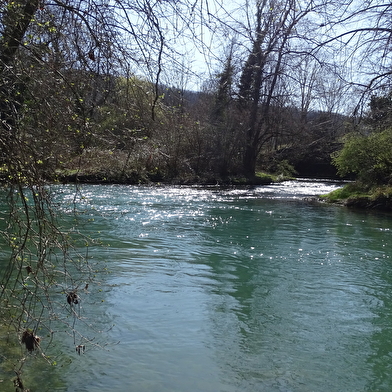 Chalet en bord de seille