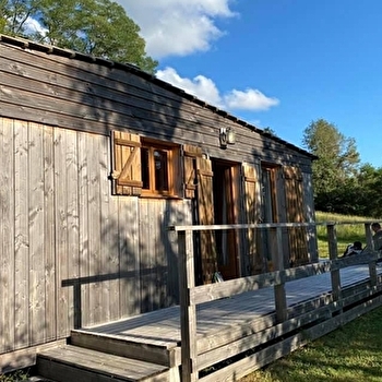 Les Cabanes du Valleron - La Cabane 'du sapin' - CURTIL-SOUS-BUFFIERES