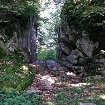Le sentier du passage antique de Chalamont - BOUJAILLES