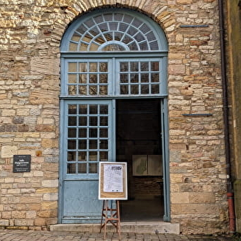Salle Malgouverne - CLUNY