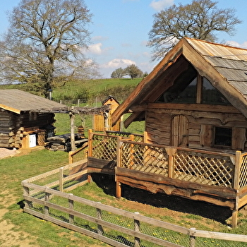 Cabane découverte et cabane de trappeur - VAREILLES