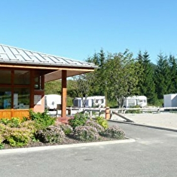 Chalets - Camping de la Source du Doubs - MOUTHE