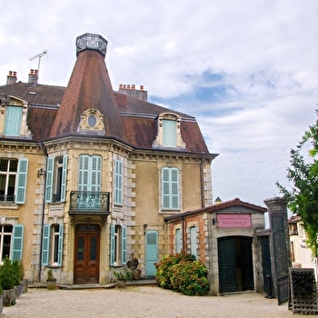 Poligny et Arbois, capitales du Comté et des vins du Jura -