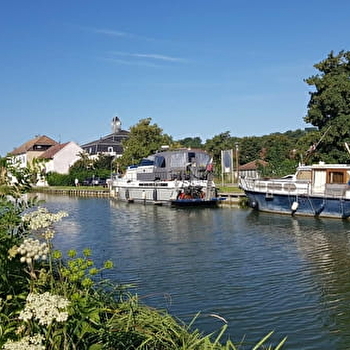 Halte fluviale communale - L'ISLE-SUR-LE-DOUBS