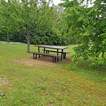 Aire de pique-nique de Courtois-sur-Yonne - COURTOIS-SUR-YONNE