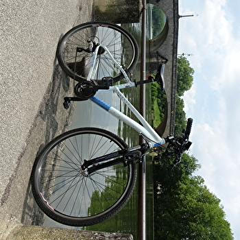 Bureau d'Information Touristique - Location de vélos - VILLENEUVE-SUR-YONNE