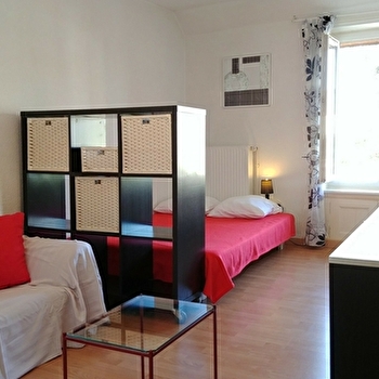 L'Improviste - OUROUX-SUR-SAONE