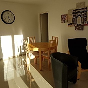 Entre vignes et ville - OUGES