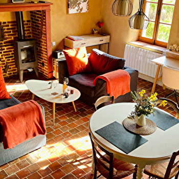 Nid douillet au Colombier Vert - CHAMPLAY