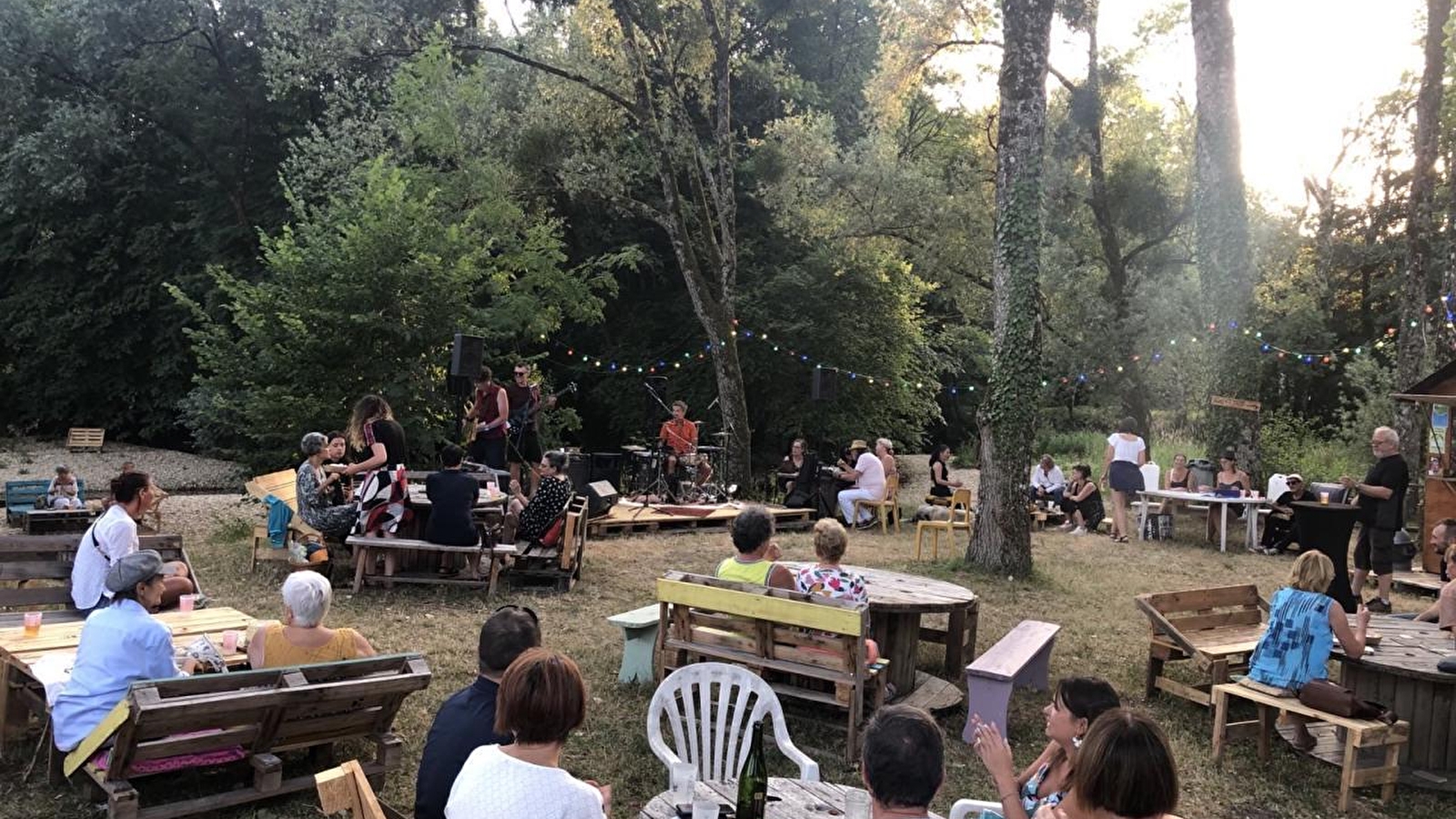 Bar associatif Ondes et Rives