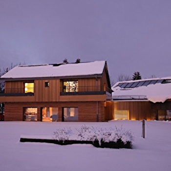 Maison atHOme - Gîte luxe avec piscine intérieure - MOURNANS-CHARBONNY