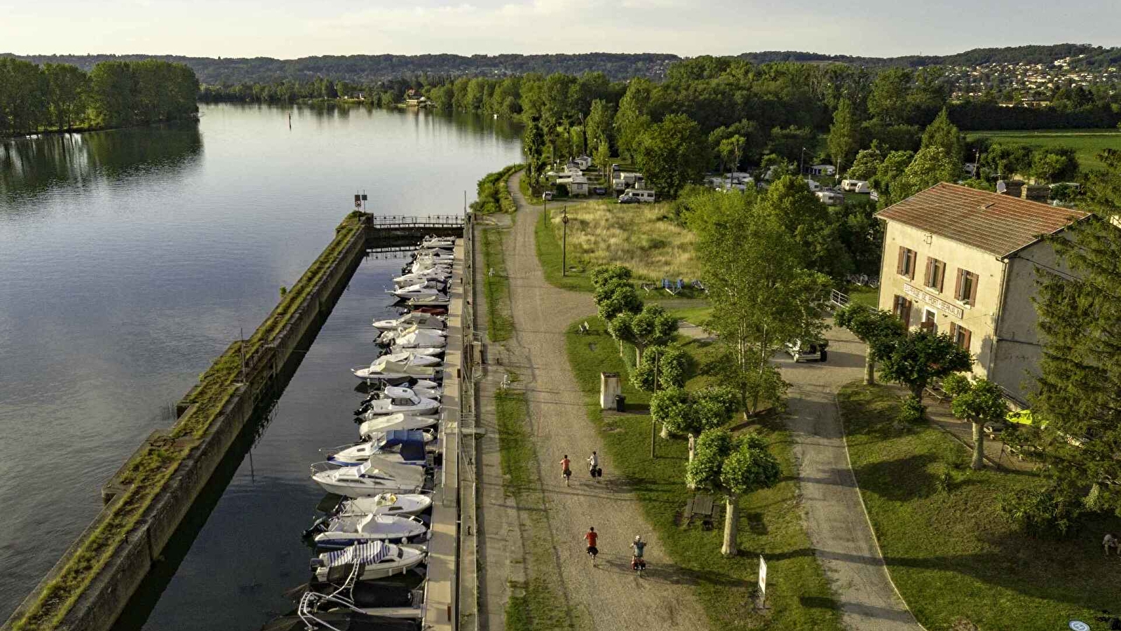 La Voie Bleue, Moselle-Saône à vélo ® - De Tournus à Lyon au bord de l'eau en 3 jours