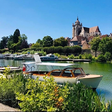 Location de bateaux électriques : Une Belle Aventure