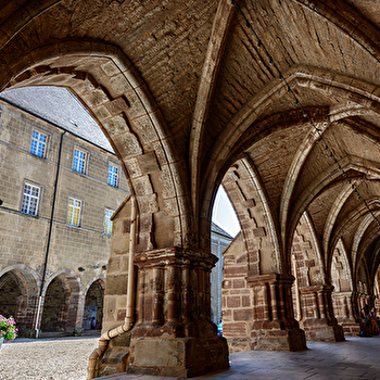 Cloître de l'Abbaye St Colomban - LUXEUIL-LES-BAINS