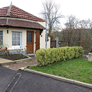 La Petite Maison au bord de la Cure - VOUTENAY-SUR-CURE