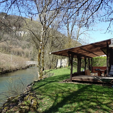 Chalet en bord de seille