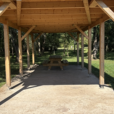 Site de pique-nique à la base de loisirs de la Saline