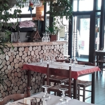 La Petite Fontaine - GRAY