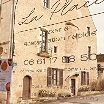 La Place Pesmes - PESMES