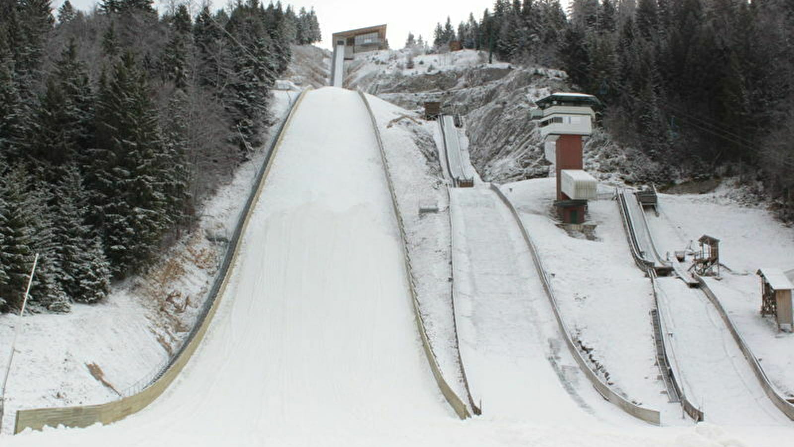 Visite des tremplins internationaux de saut à ski Chaux-Neuve
