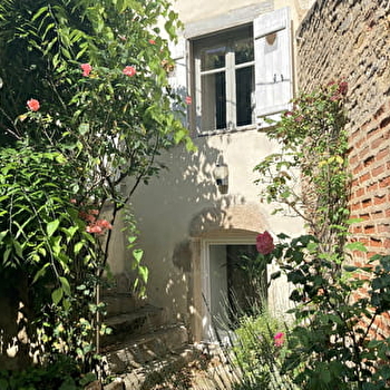 Prestige des Grands Vins de France - SAVIGNY-LES-BEAUNE