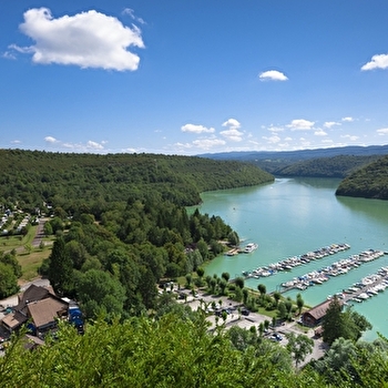 Camping du Surchauffant - LA TOUR-DU-MEIX