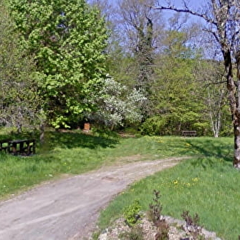 Aire du pique-nique du village à Cléron - CLERON