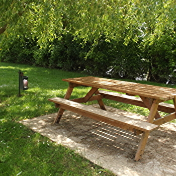 Aire de pique nique - ARC-LES-GRAY