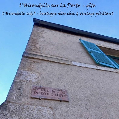 l'Hirondelle sur la Porte - Noyers-sur-Serein