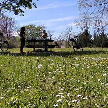 Aire de pique-nique 'Lou Poutet' - BUXY