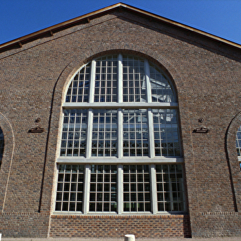 Halle des Grues et Locomotives, actuelle bibliothèque universitaire - LE CREUSOT
