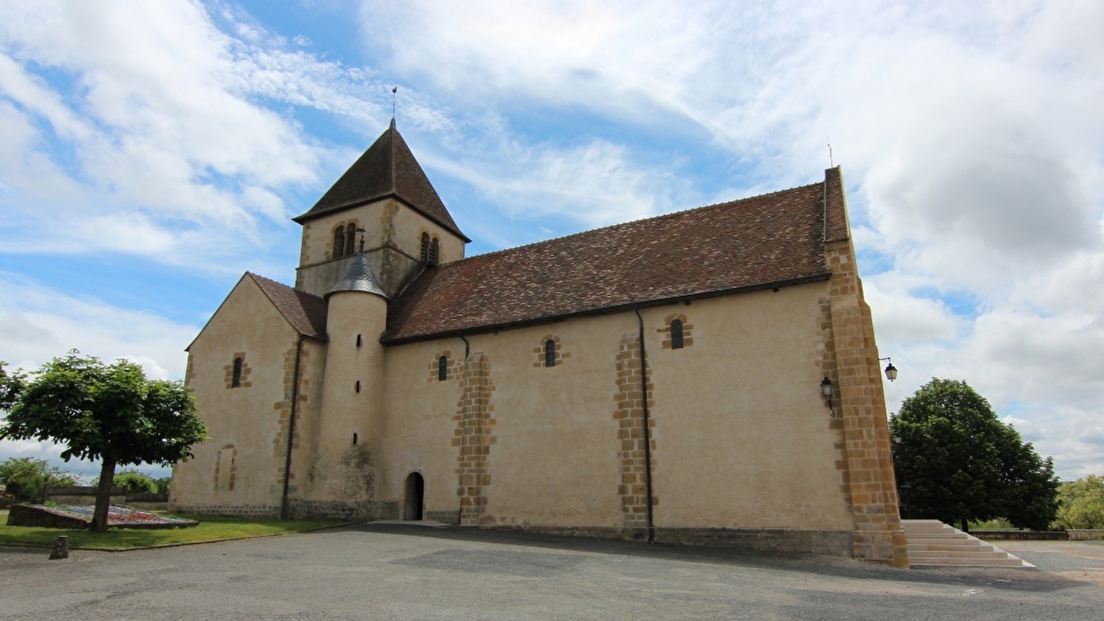 Eglise Saint Pierre à Cercy-la-Tour