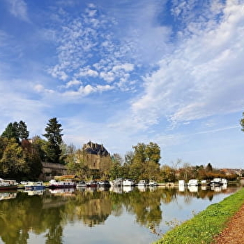 Le Canal du Nivernais de Châtillon-en-Bazois à l'écluse de Fleury - CHATILLON-EN-BAZOIS
