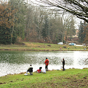 Pêche au Lac de la faïencerie - RIOZ