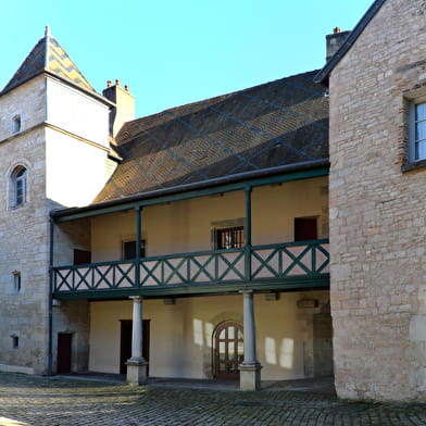 Besançon au XVIIIe,  le renouveau d'une ville française