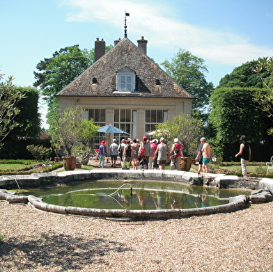 Jardin à la française du château de Jallerange