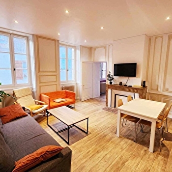 Chez Louise et Adrien - GRAY