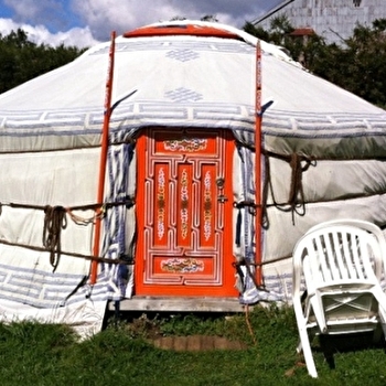 Yourte le Monthiou - PONT-DE-POITTE