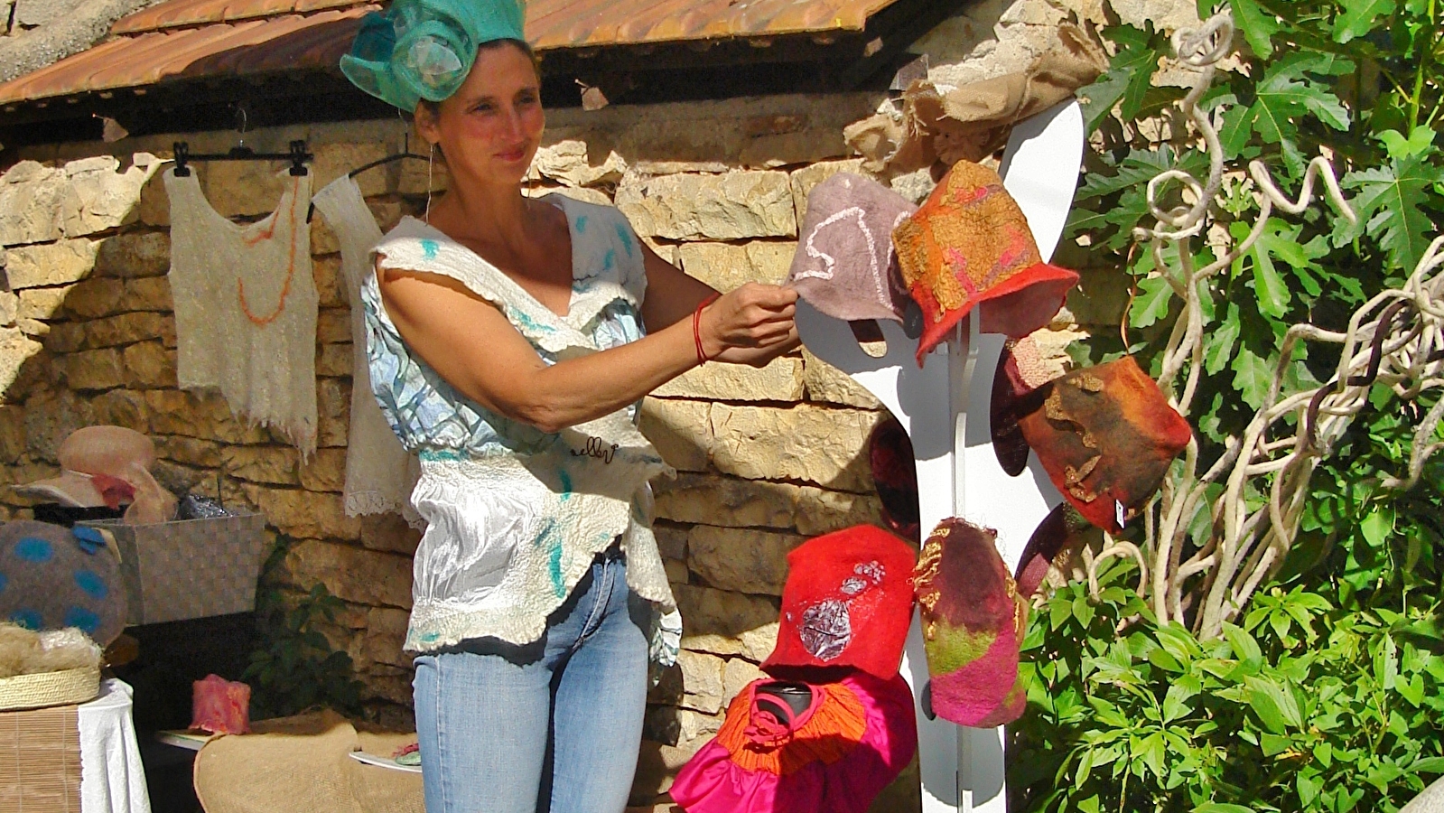 Elle V' - Feutre et stylisme