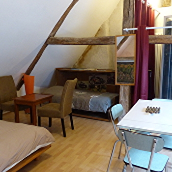 Studio dans un cadre Champêtre - Etage - SAINT-PARIZE-LE-CHATEL