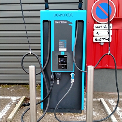 Location de véhicules - Station service Super U - borne de recharge