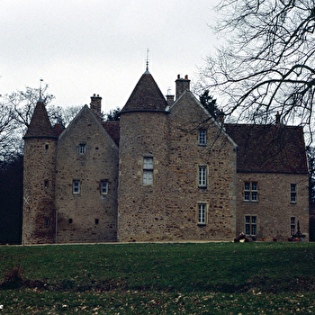 Château de Besne - SAINT-PEREUSE